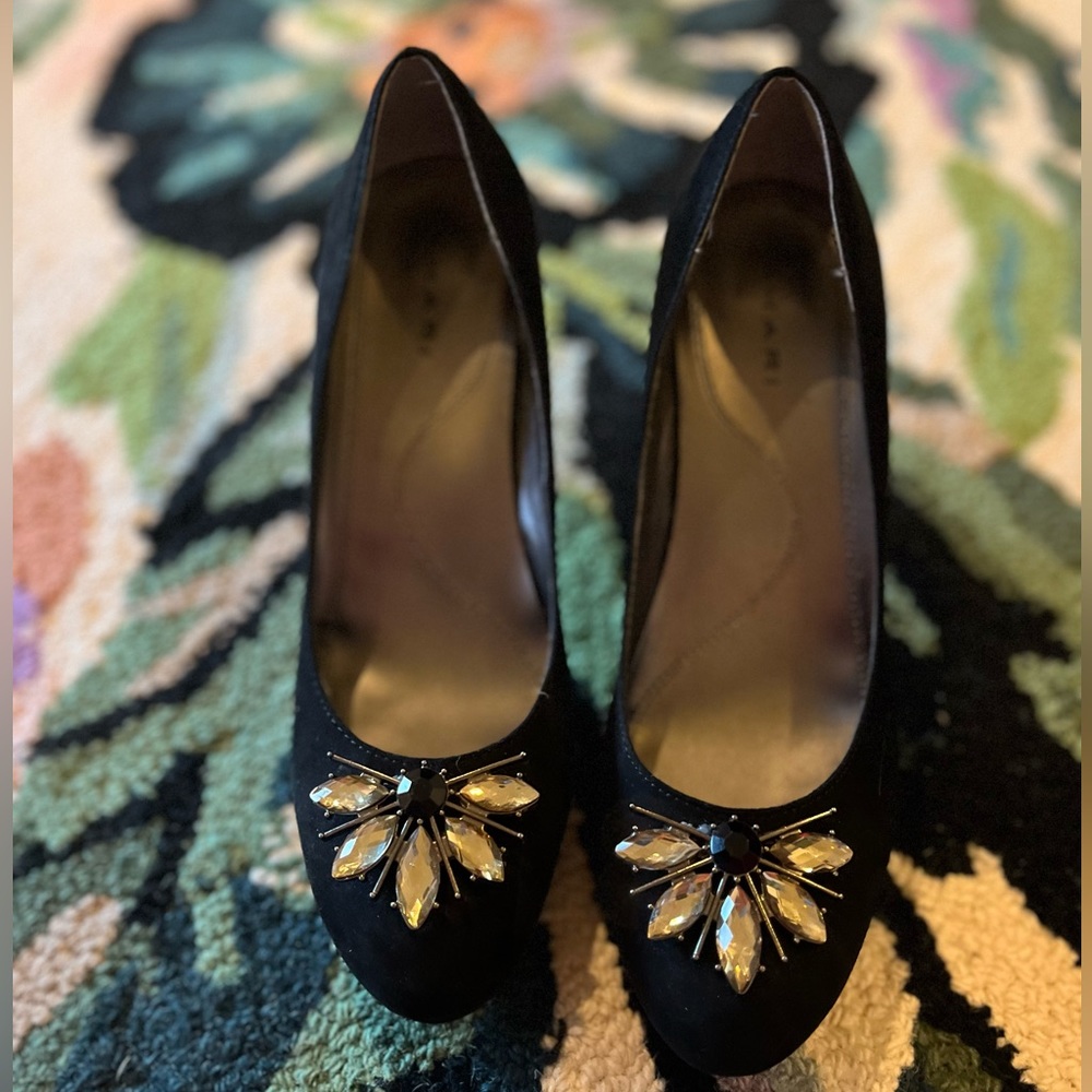 2 for $30 🔥Tahari Embellished Heels